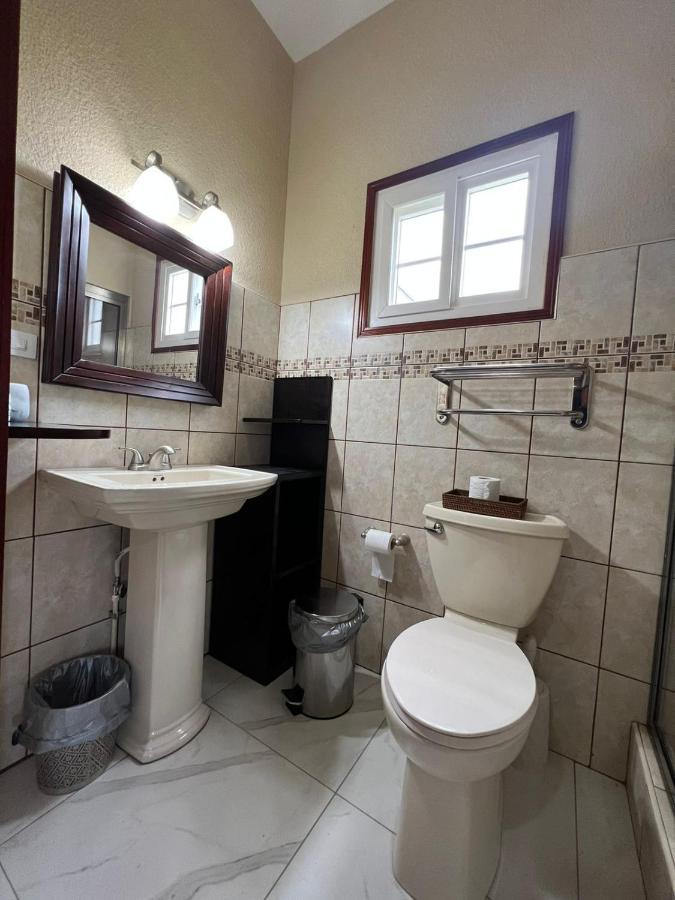 One South Place Hotel Belize City Esterno foto