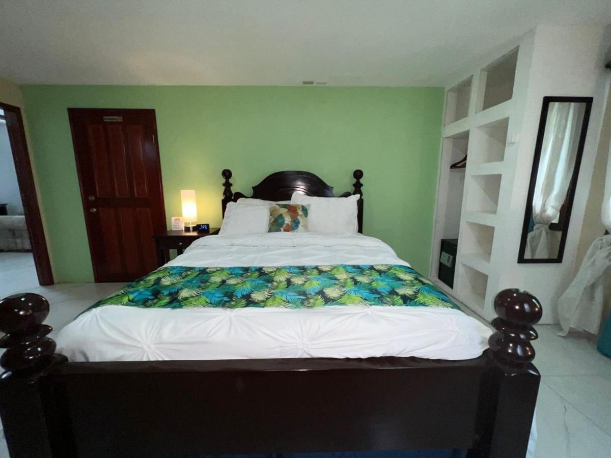 One South Place Hotel Belize City Esterno foto