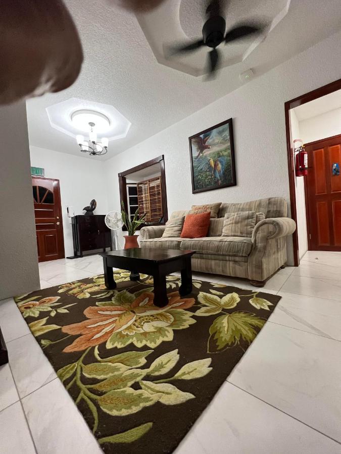 One South Place Hotel Belize City Esterno foto