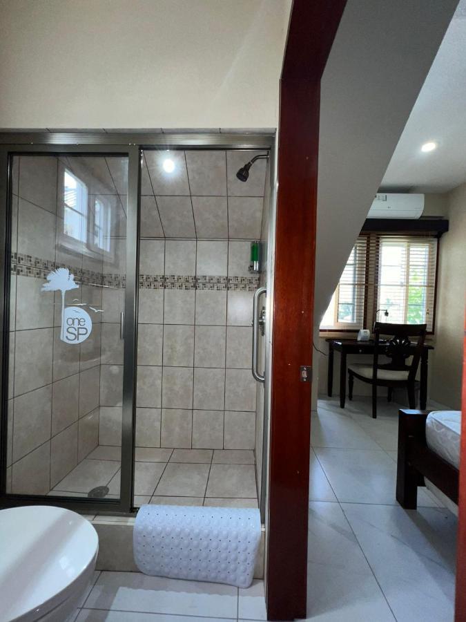 One South Place Hotel Belize City Esterno foto