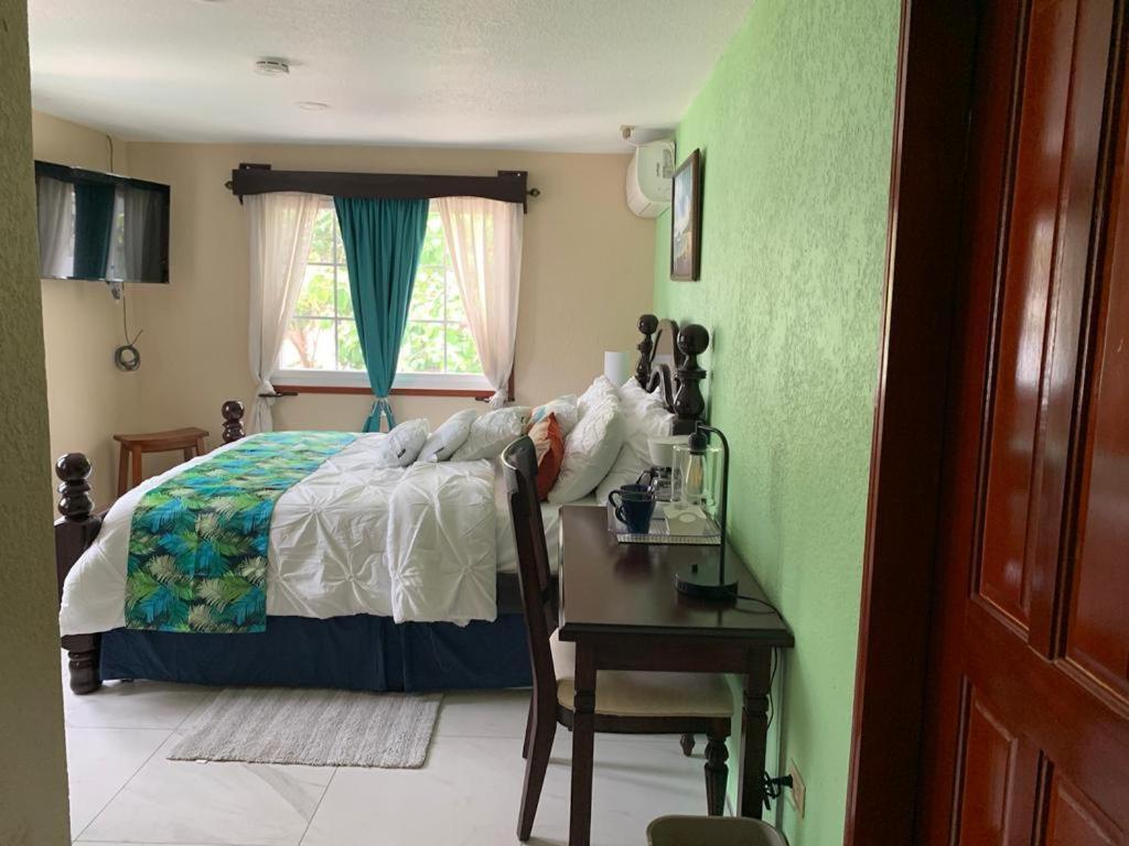 One South Place Hotel Belize City Esterno foto